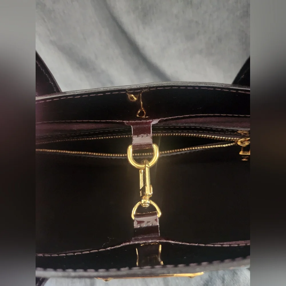 Louis Vuitton Amarante Monogram Vernis Wilshire PM Handbag - Picture 6 of 10